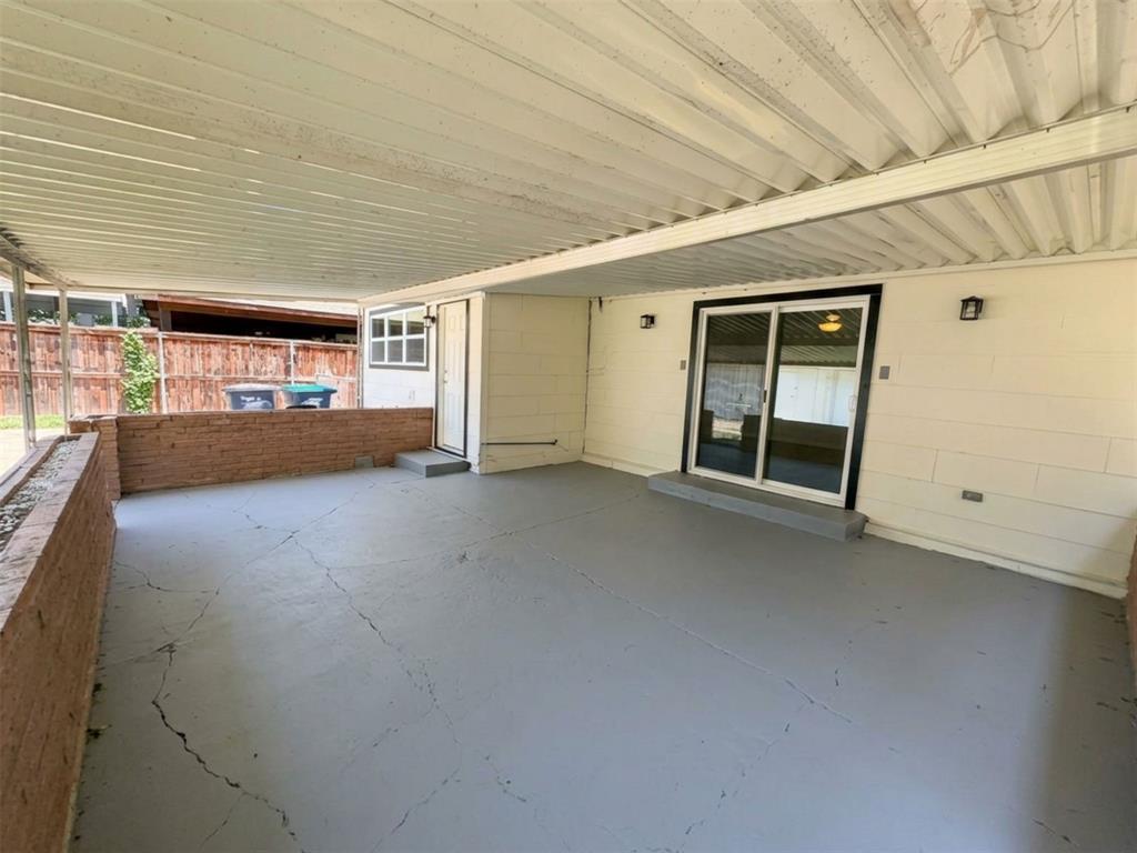 2011 N Houston Street Property Photo 24