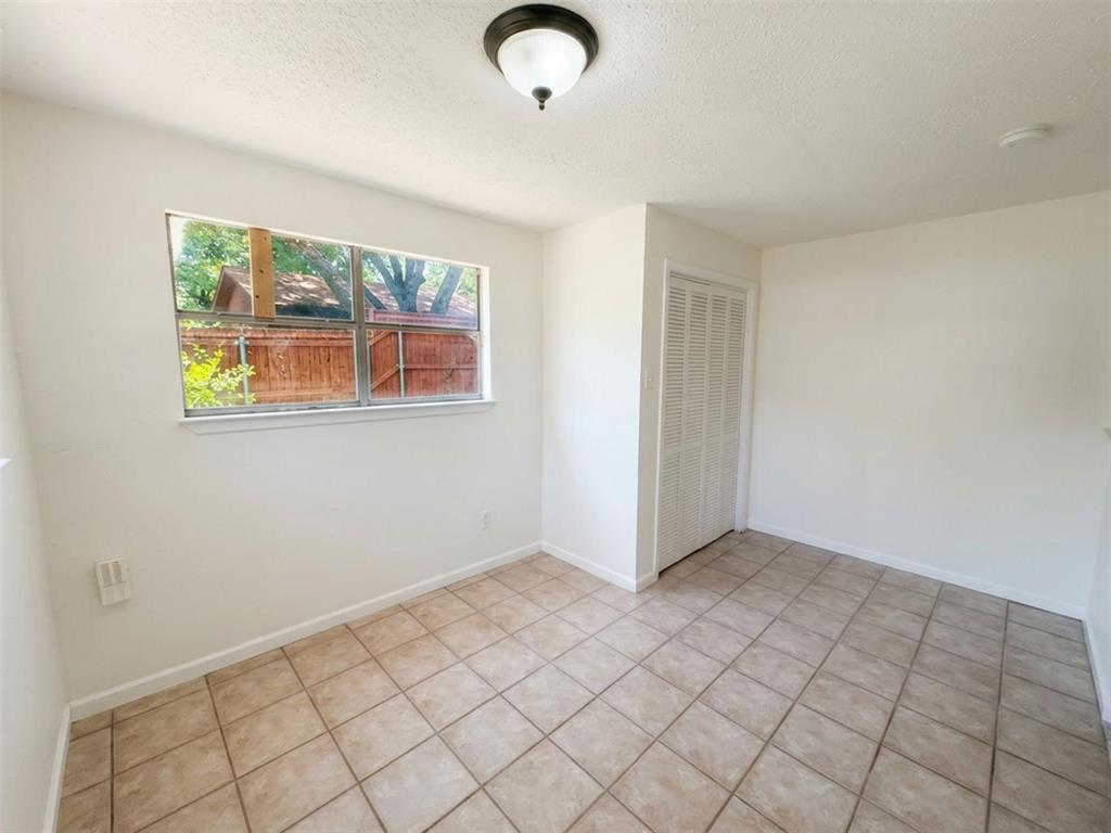 2011 N Houston Street Property Photo 31
