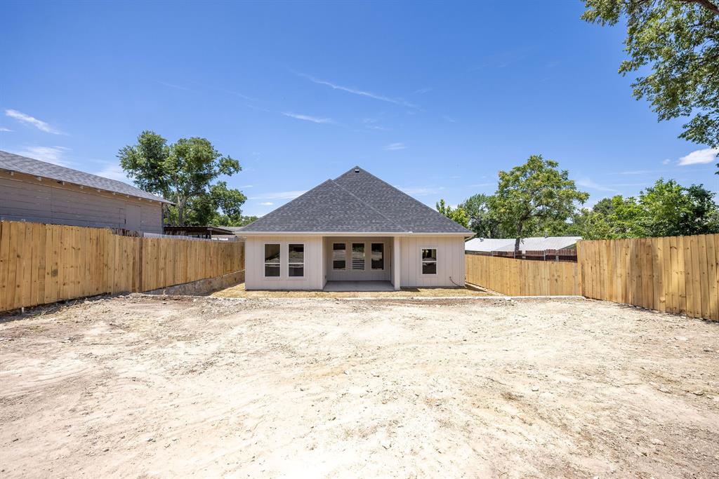 2522 Lincoln Avenue Property Photo 6
