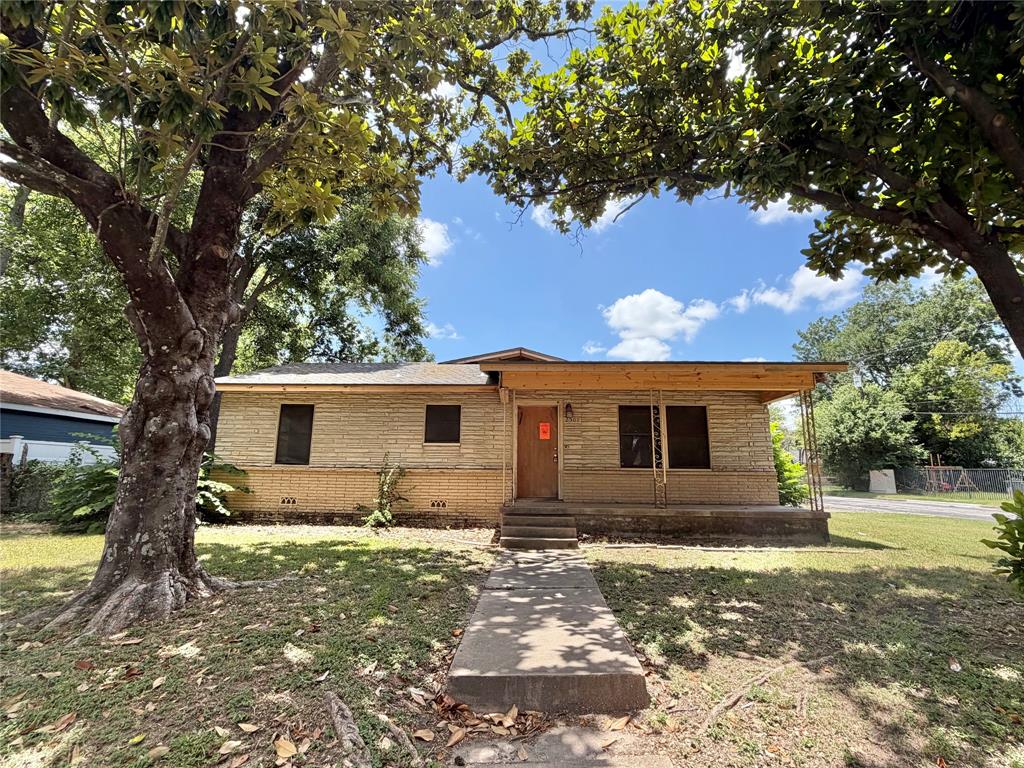 2501 S 27th Street Property Photo 1
