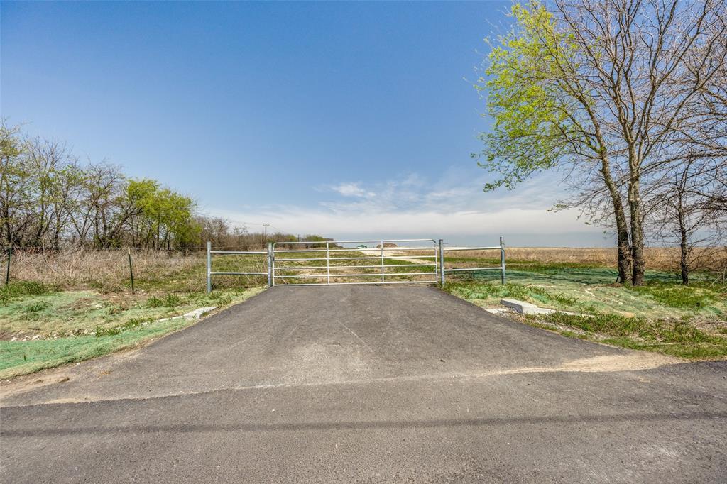 802 Riddels Property Photo 3