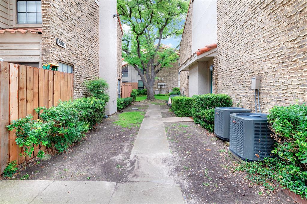 877 Dublin Drive 1 Property Photo 3