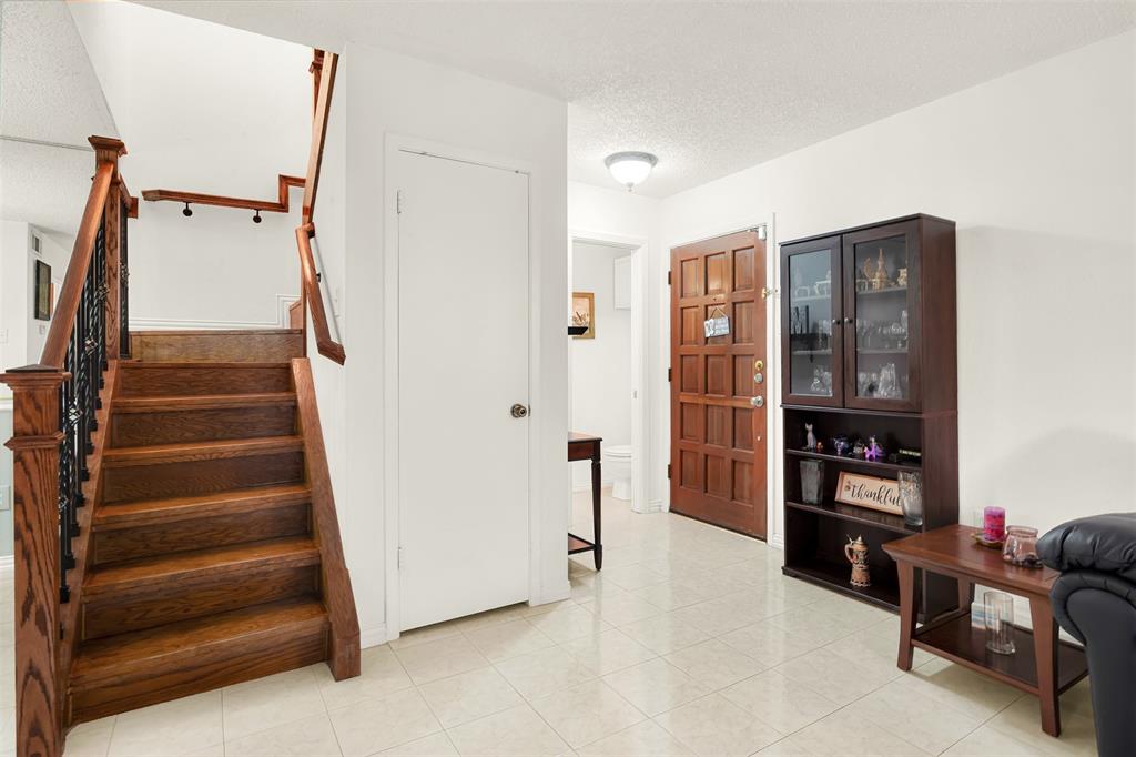 877 Dublin Drive 1 Property Photo 4