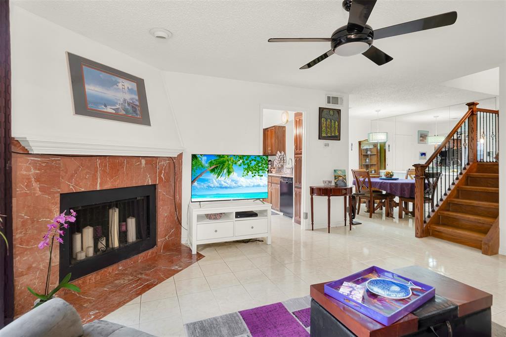 877 Dublin Drive 1 Property Photo 8