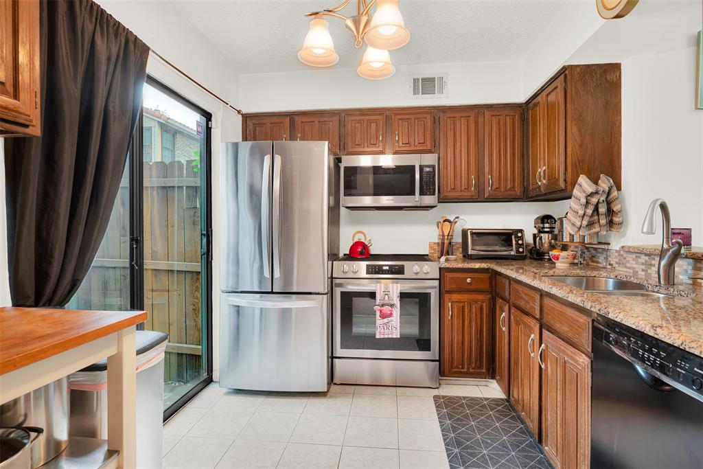 877 Dublin Drive 1 Property Photo 13