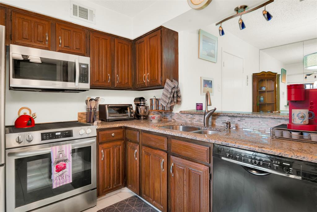 877 Dublin Drive 1 Property Photo 15