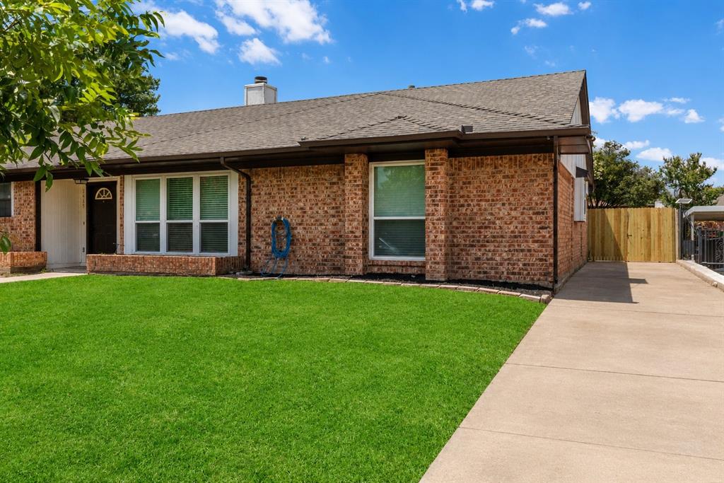 2429 Chestnut Way Property Photo 1