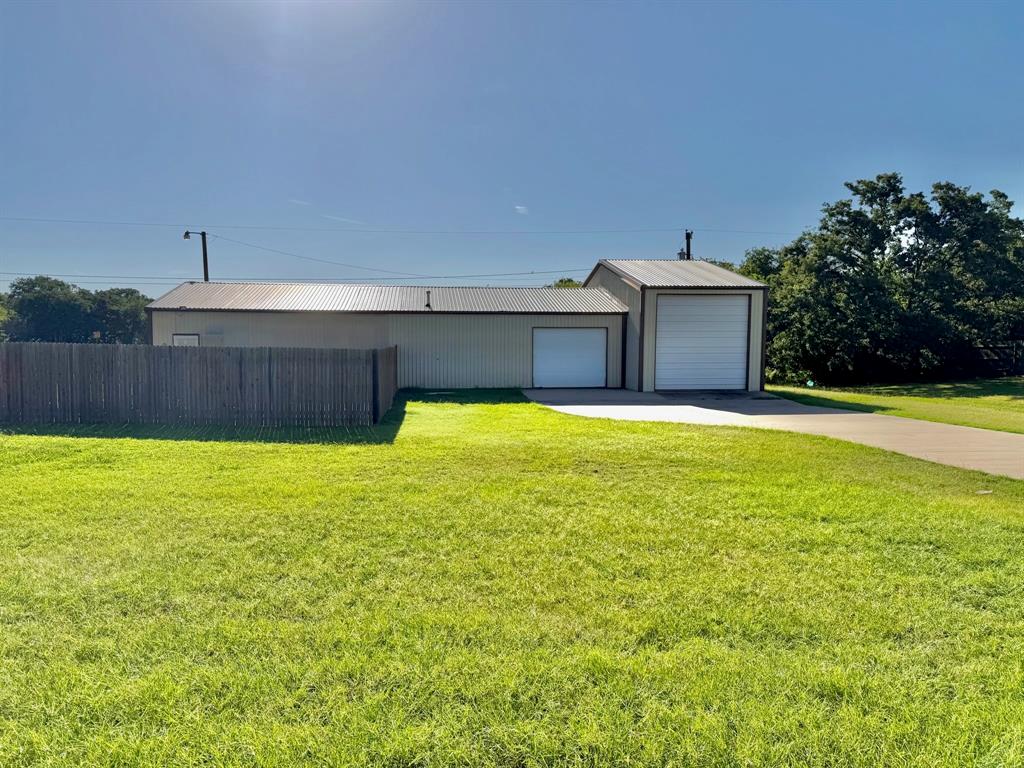 804 Foxhollow Road Property Photo 3