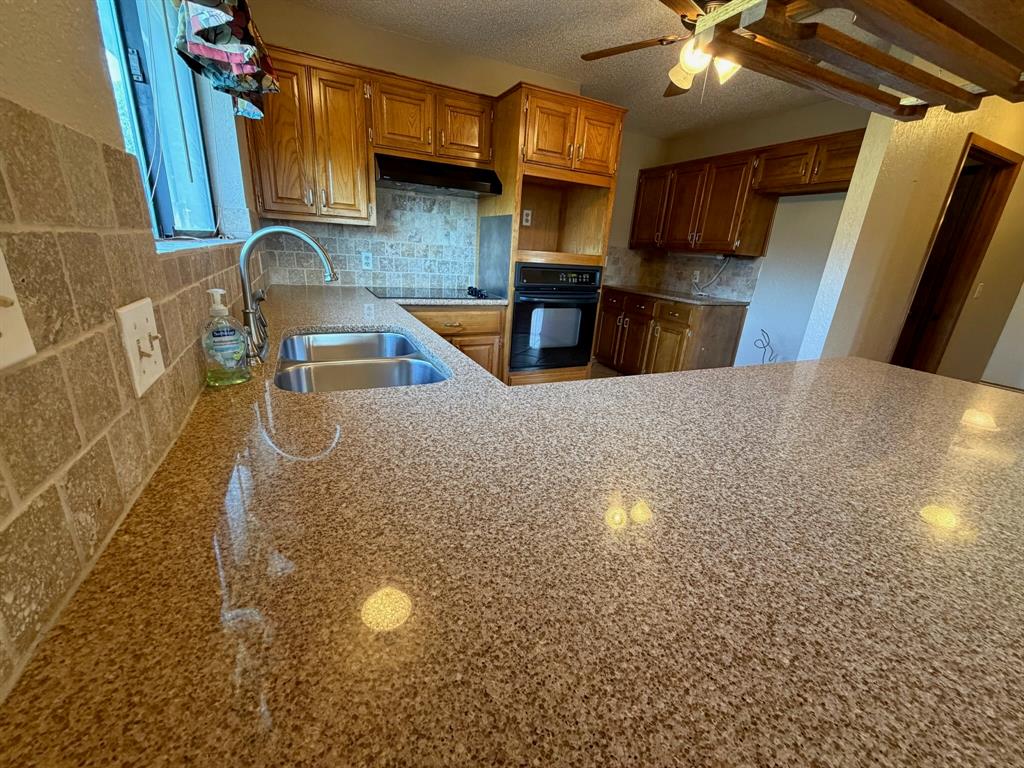 804 Foxhollow Road Property Photo 9