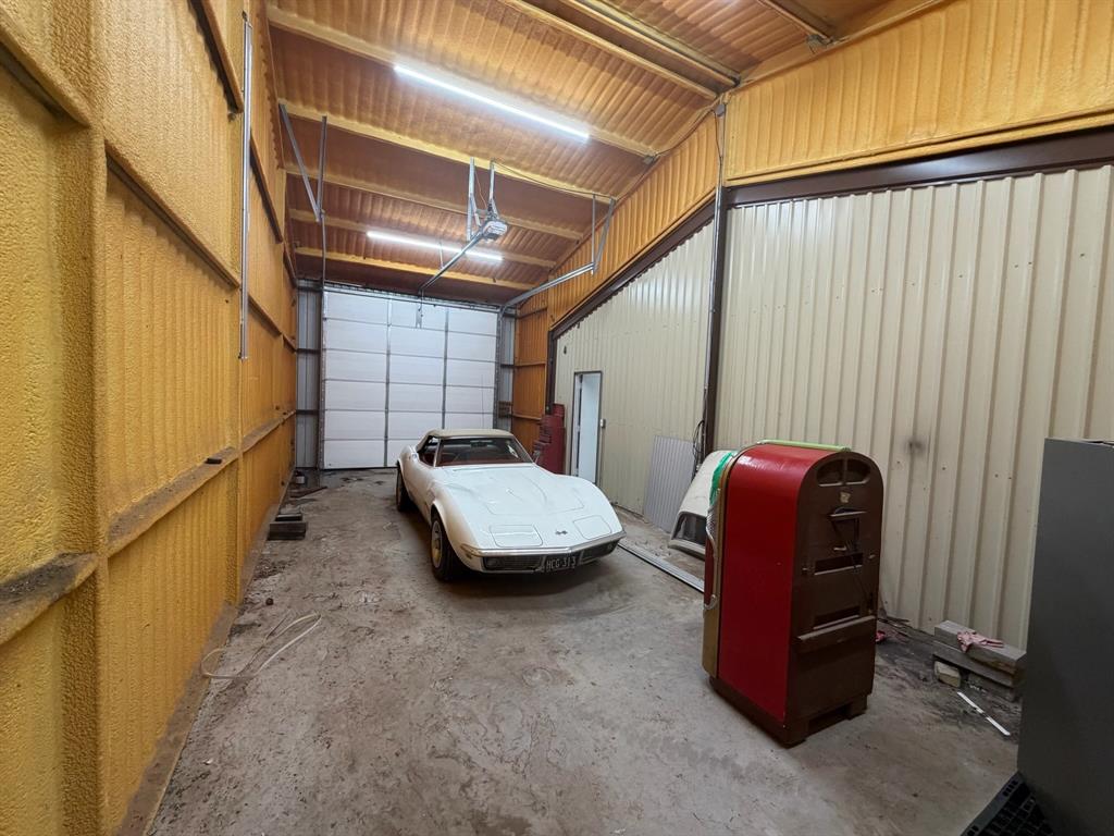 804 Foxhollow Road Property Photo 22