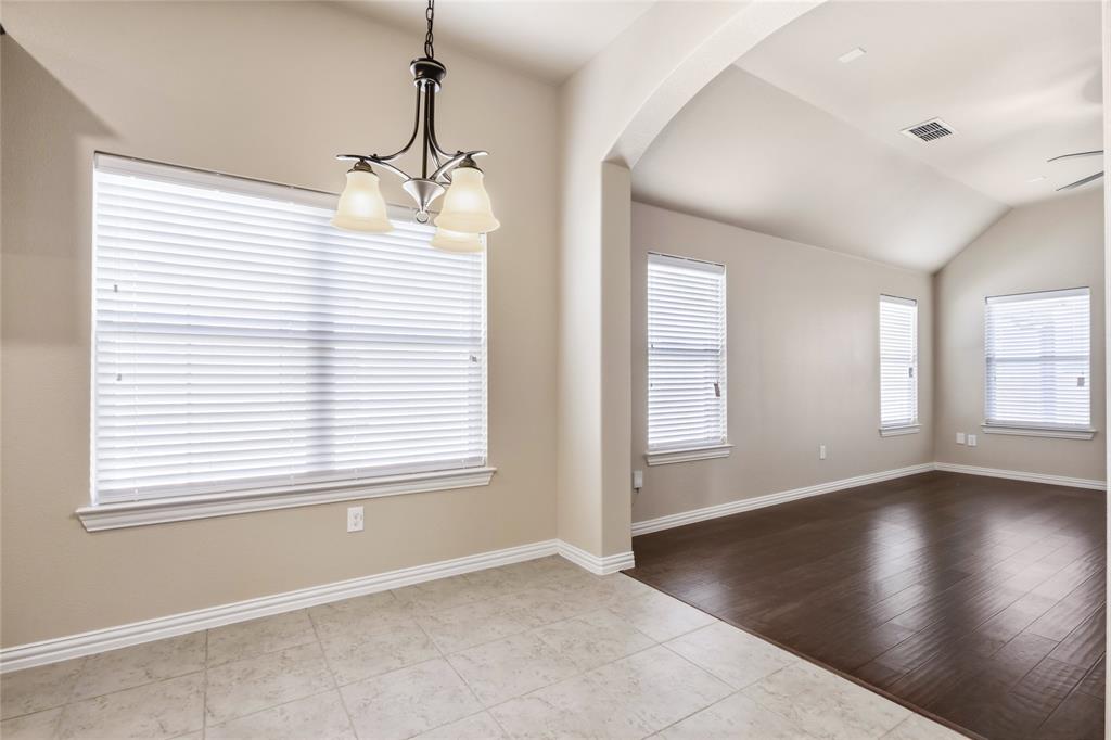 1004 Edgefield Lane Property Photo 14