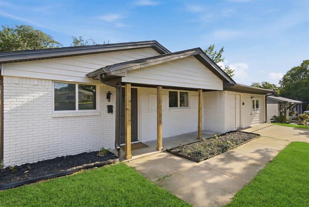 6632 Ellis Road Property Photo 1