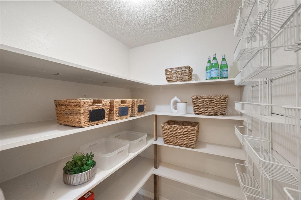 2211 Southcrest Drive Property Photo 15
