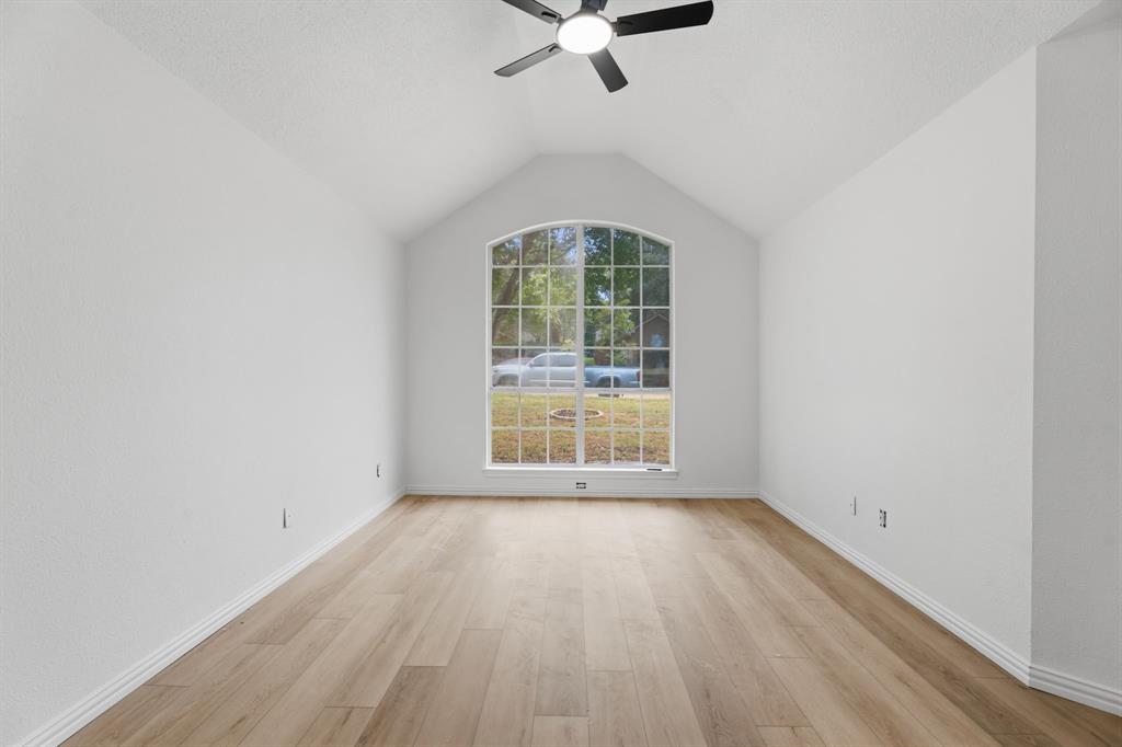 8260 Edgewater Drive Property Photo 13
