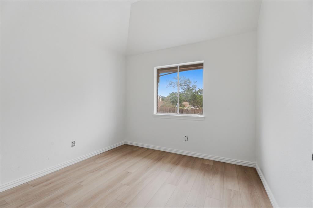 8260 Edgewater Drive Property Photo 17