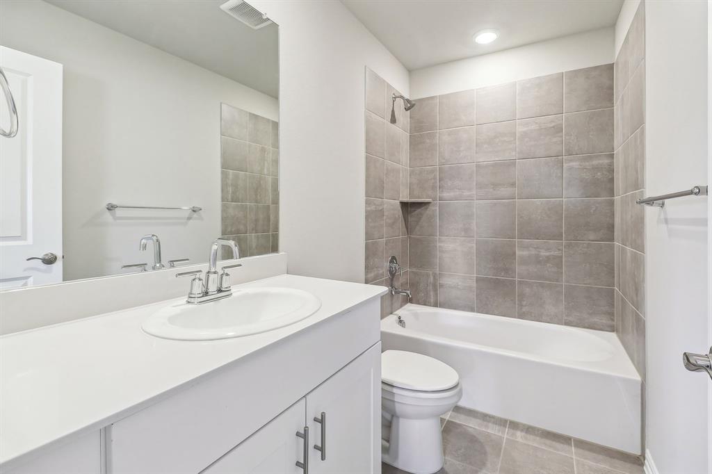 3802 High Valley Drive Property Photo 15