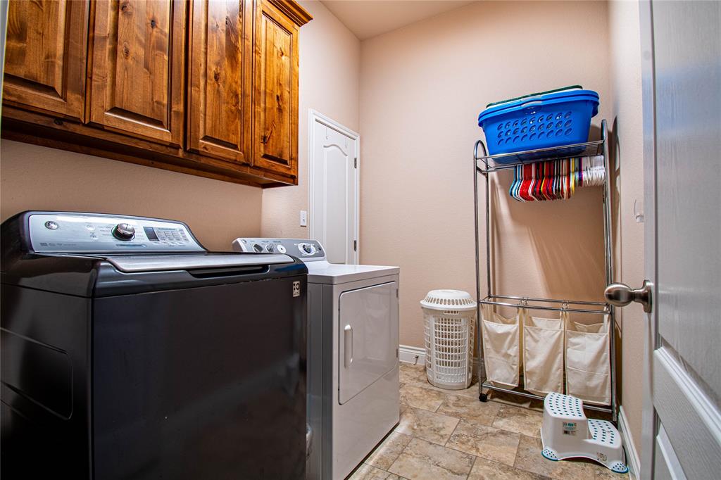 1009 Sky Court Property Photo 19