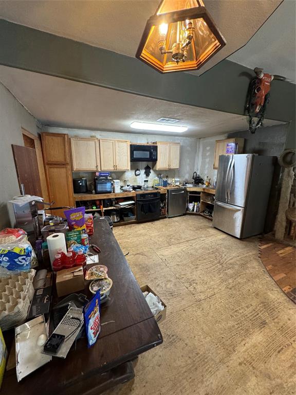 515 County Road 121 Property Photo 6
