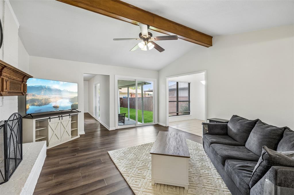 1725 Mayflower Drive Property Photo 3