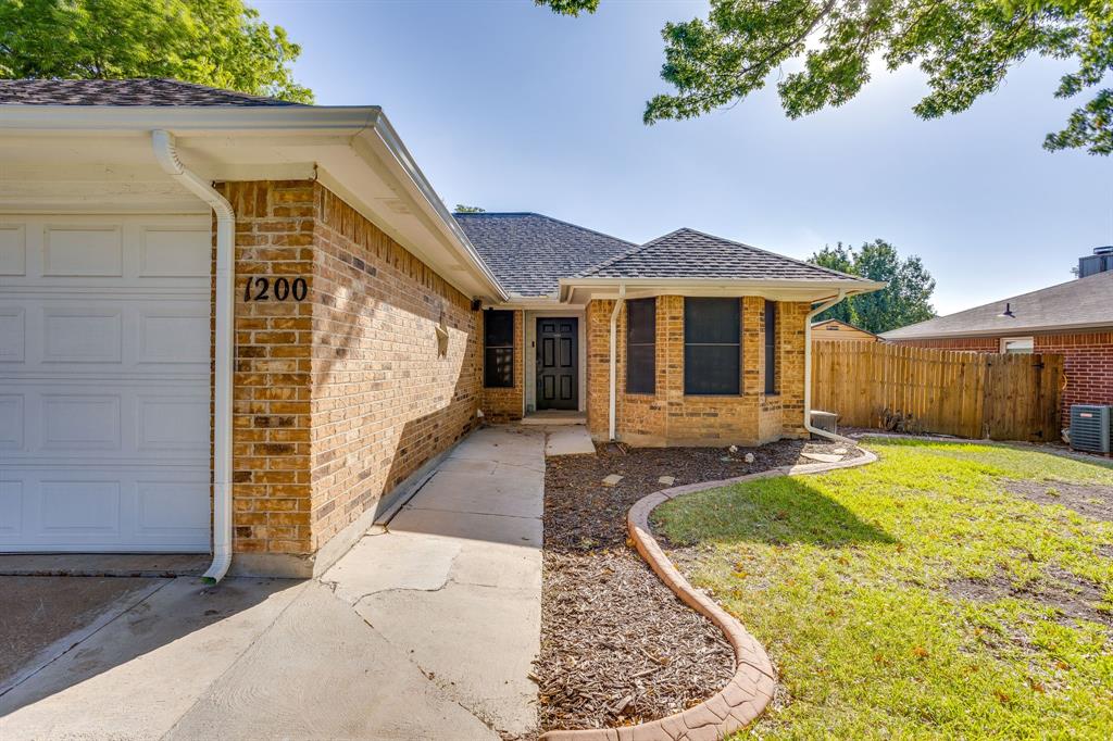 1200 Windy Meadows Drive Property Photo 3
