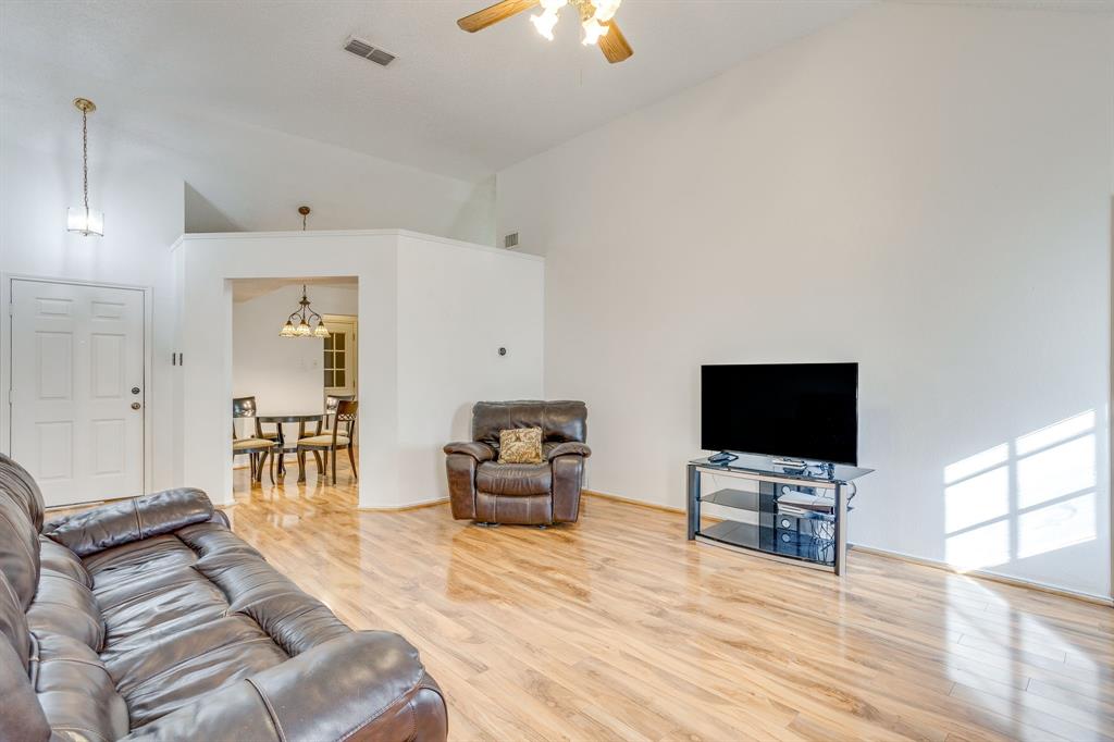 1200 Windy Meadows Drive Property Photo 9