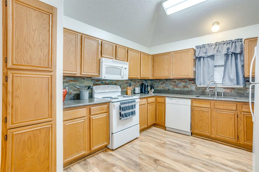 1200 Windy Meadows Drive Property Photo 15