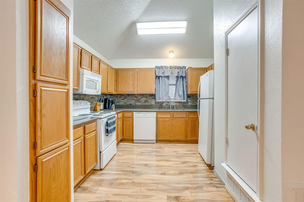 1200 Windy Meadows Drive Property Photo 16