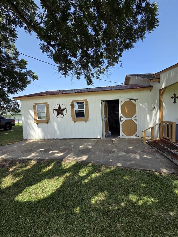 2100 S Highway 171 Property Photo 3