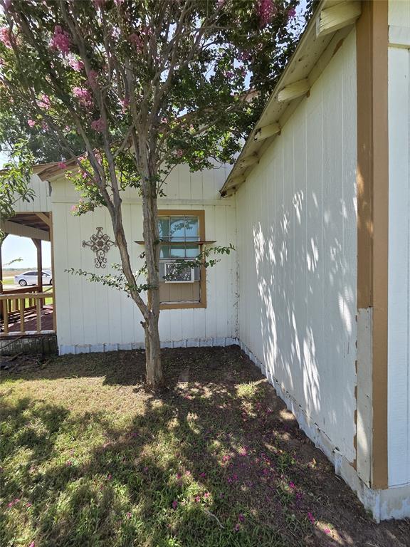 2100 S Highway 171 Property Photo 4