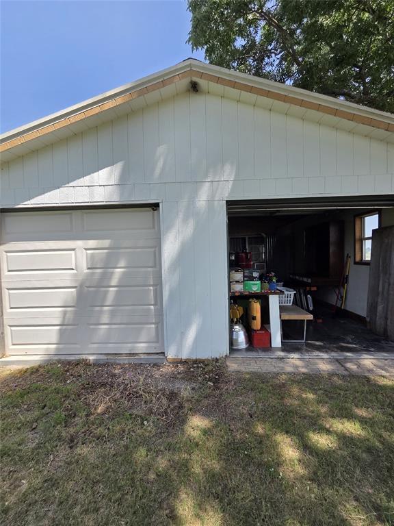 2100 S Highway 171 Property Photo 12