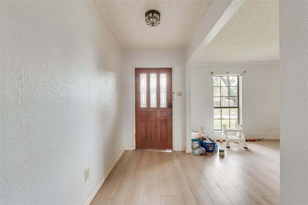 2623 Fallcreek Drive Property Photo 3