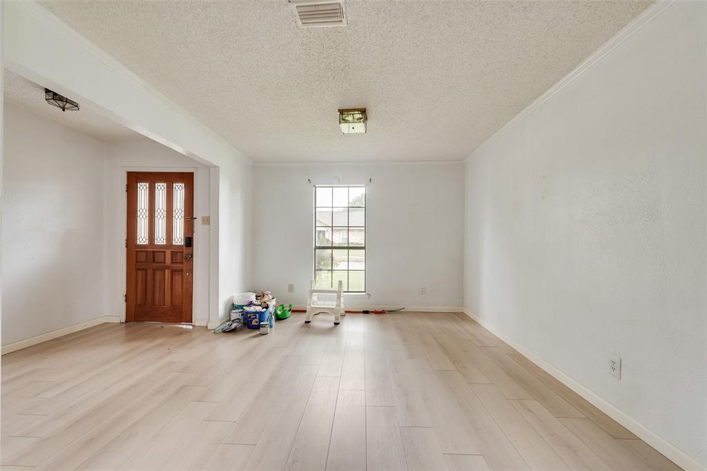 2623 Fallcreek Drive Property Photo 4