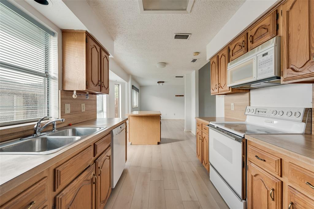 2623 Fallcreek Drive Property Photo 11