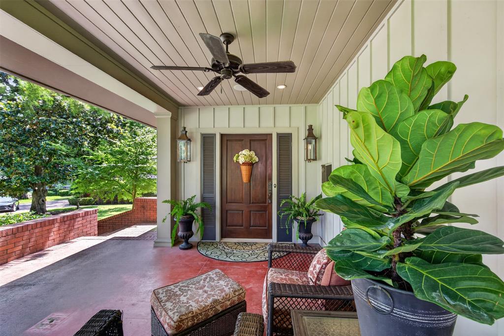 4807 Gilbert Drive Property Photo 4
