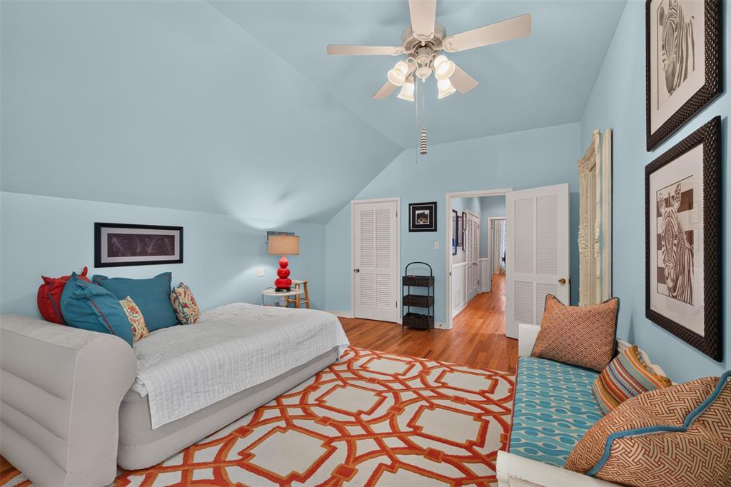 4807 Gilbert Drive Property Photo 28