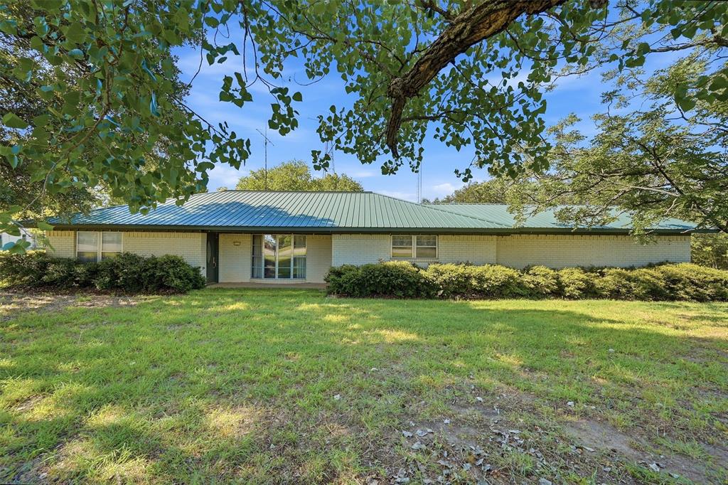 1746 Fm 678 Property Photo 2
