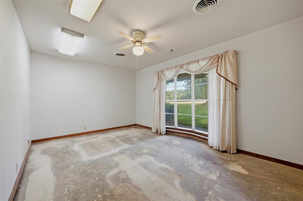 1746 Fm 678 Property Photo 6