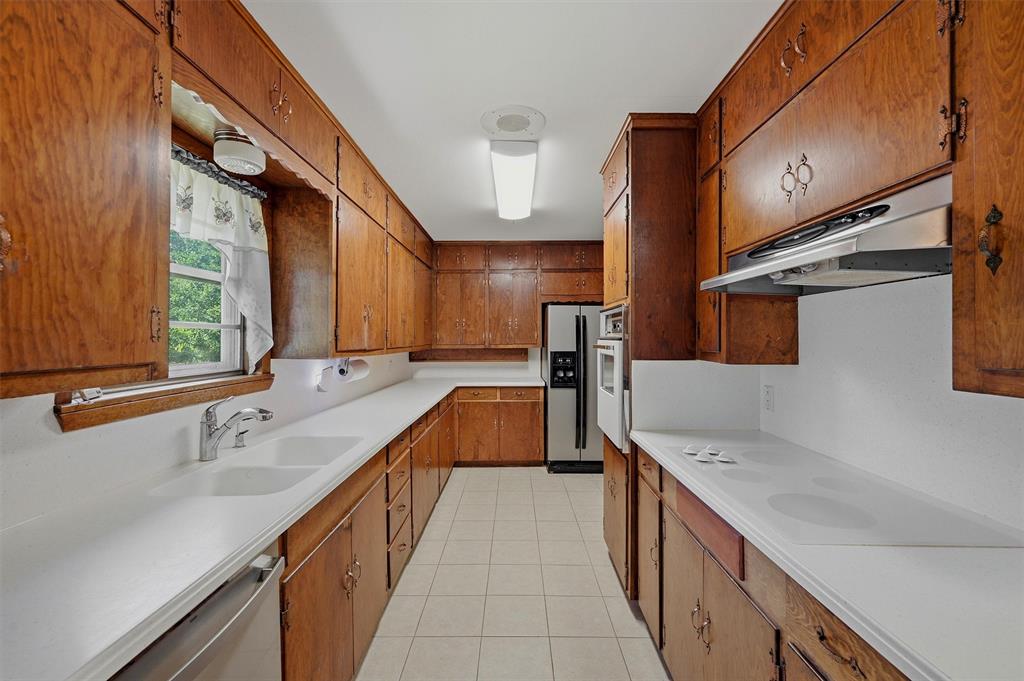1746 Fm 678 Property Photo 11