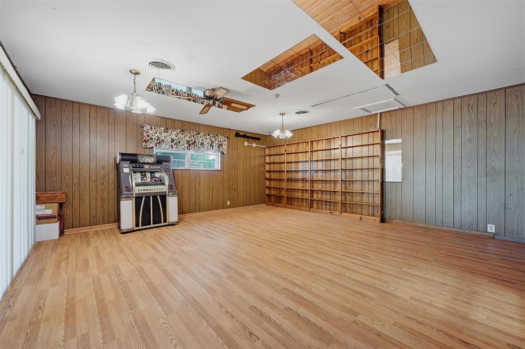 1746 Fm 678 Property Photo 17