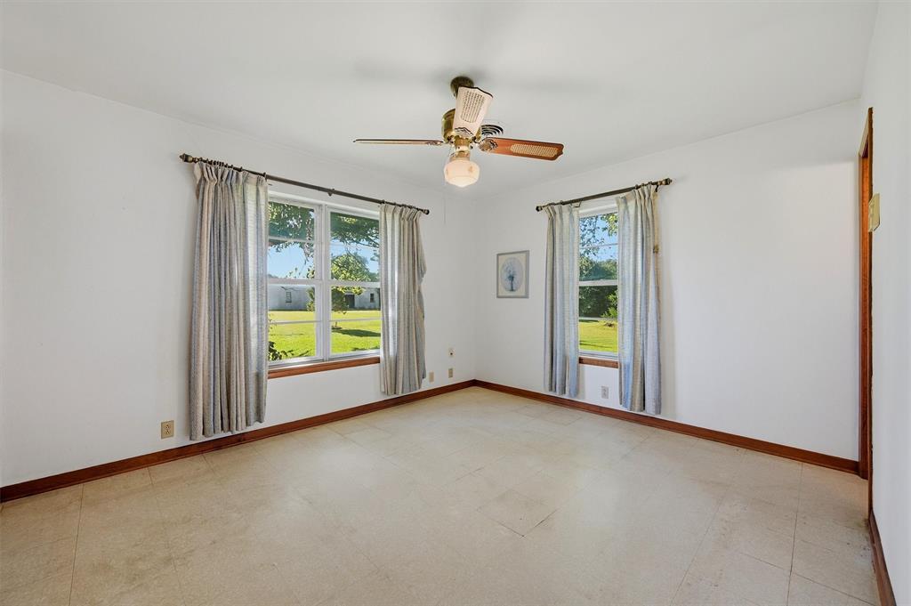 1746 Fm 678 Property Photo 18