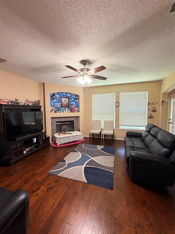 732 Dandelion Drive Property Photo 3