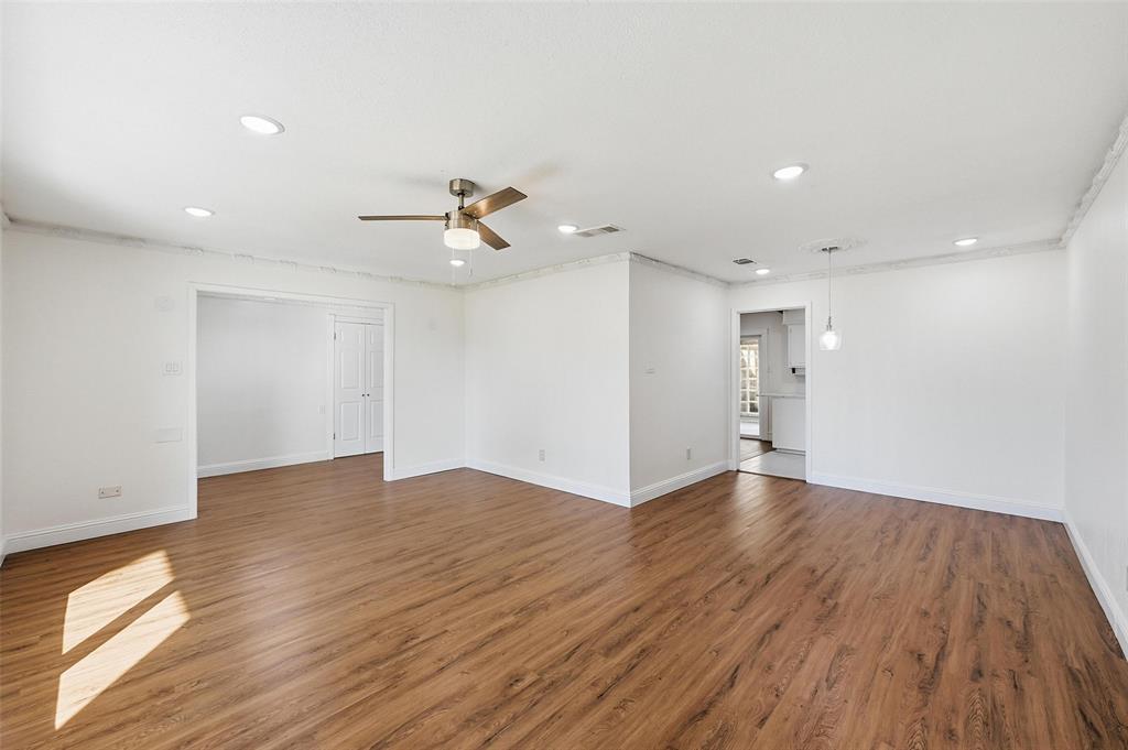 3301 Peachtree Lane Property Photo 7