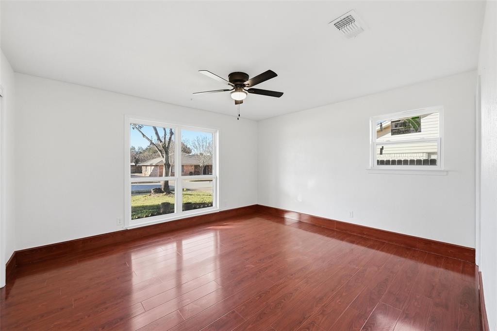 3301 Peachtree Lane Property Photo 9