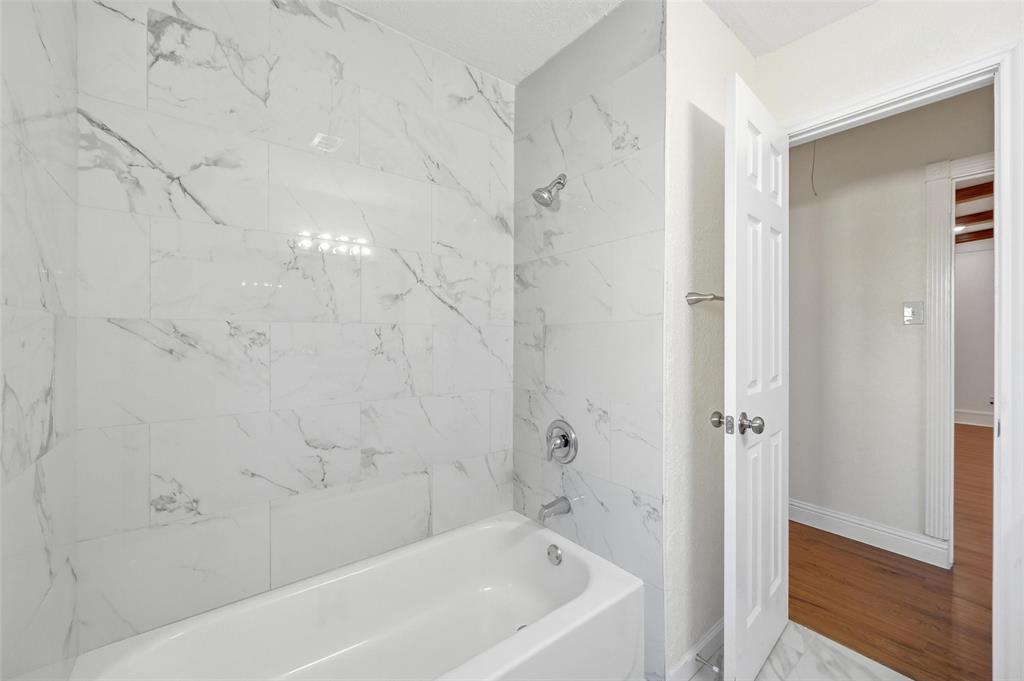 3301 Peachtree Lane Property Photo 11