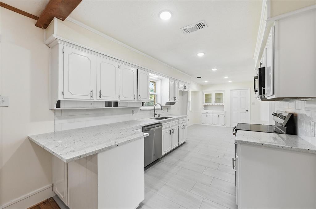 3301 Peachtree Lane Property Photo 21