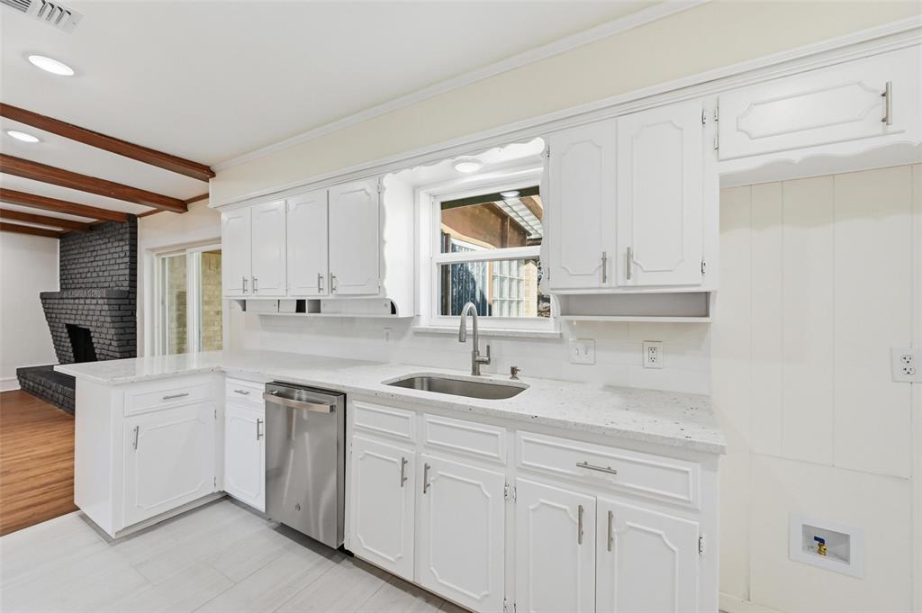 3301 Peachtree Lane Property Photo 23