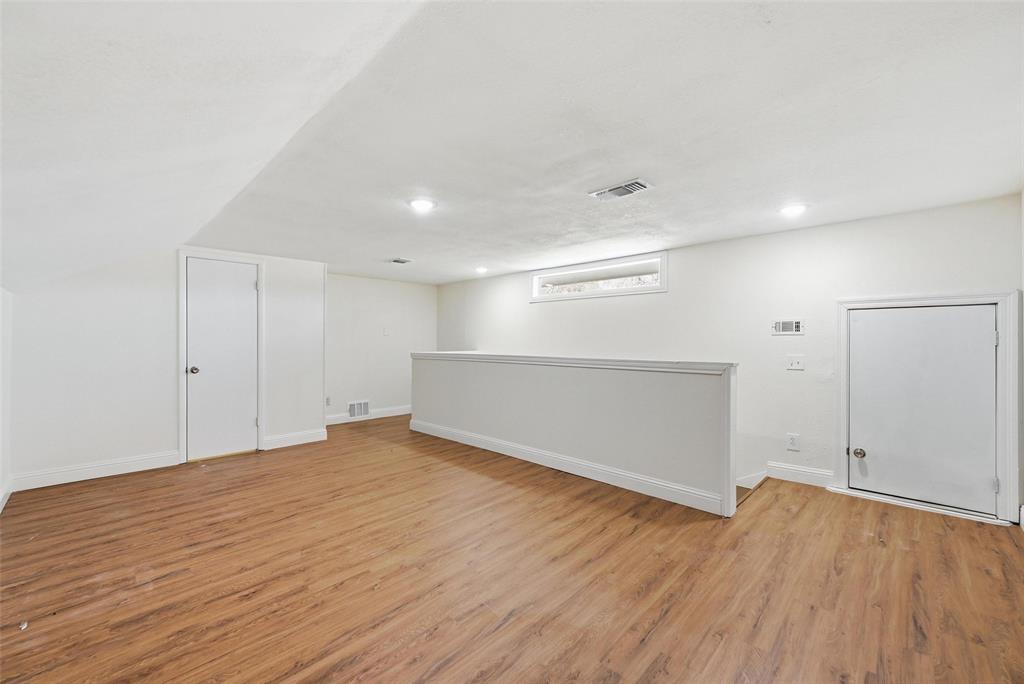 3301 Peachtree Lane Property Photo 28