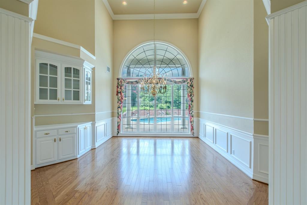806 Forest Oaks Circle Property Photo 4