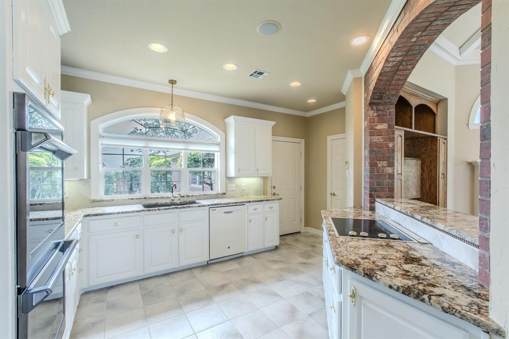 806 Forest Oaks Circle Property Photo 11