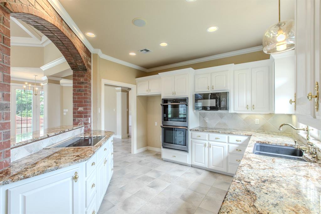 806 Forest Oaks Circle Property Photo 12